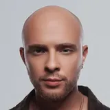 Bald in the photo π¨βπ¦²